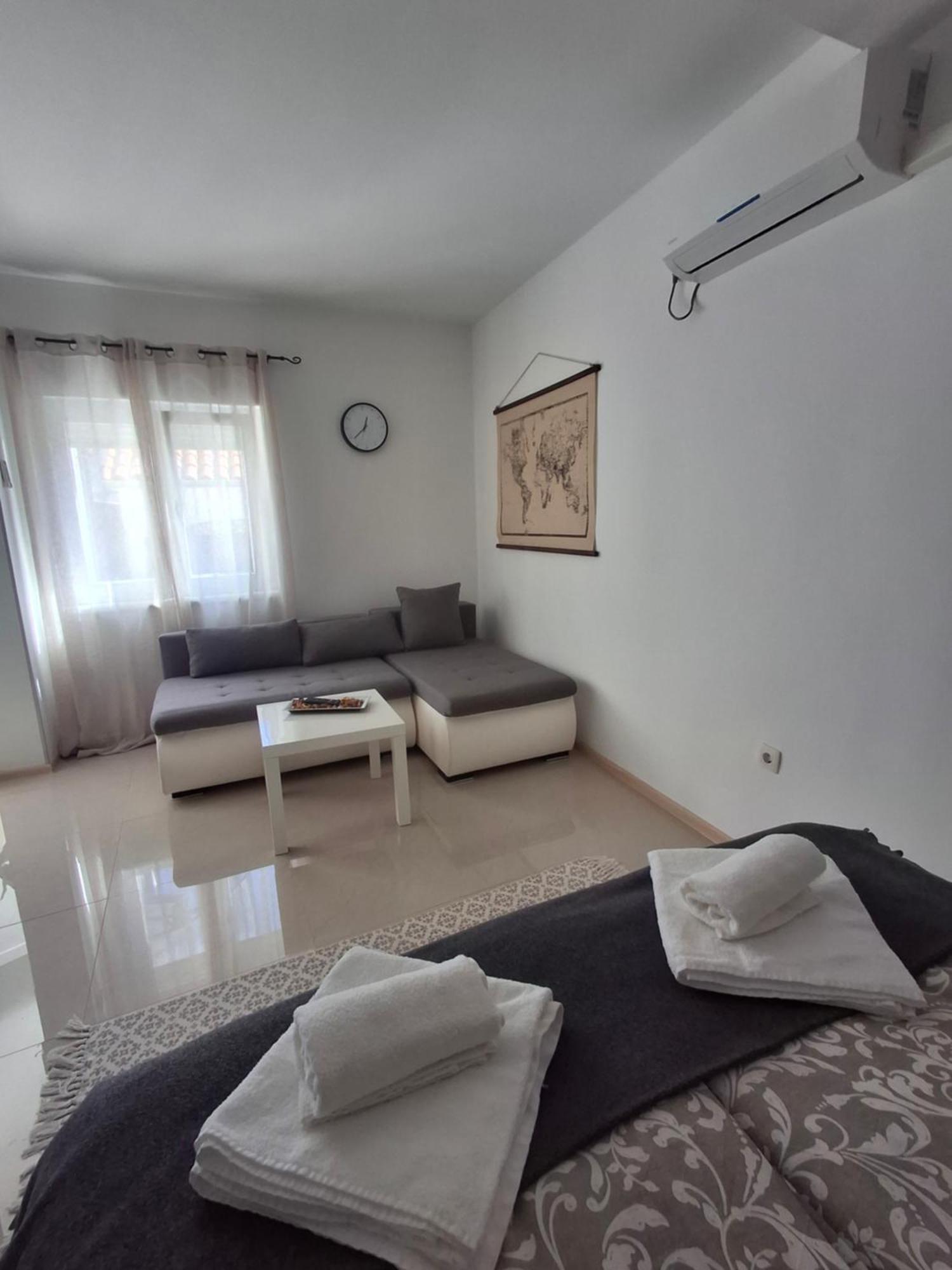 Apartment Alma *